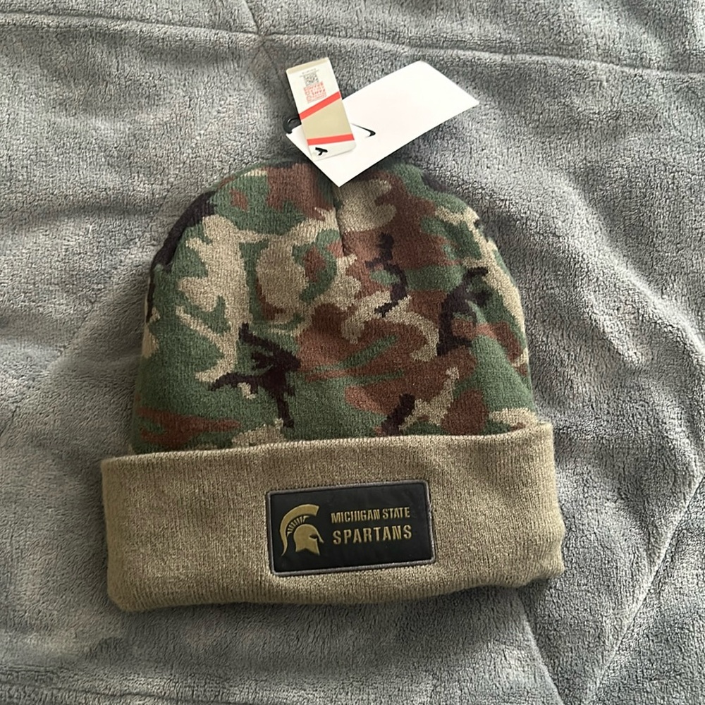 Never worn Michigan state camo beanie